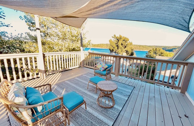 Two houses in one with lake view House & Studio.