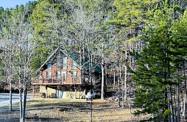 Two lakes & miles of hiking trails on 130 acres of private property 3Hills Cabin