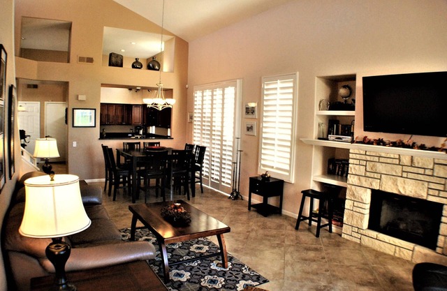 Two Master Suite Villa/House with Outdoor Granite Bar Kitchen - Fire Pit & Table