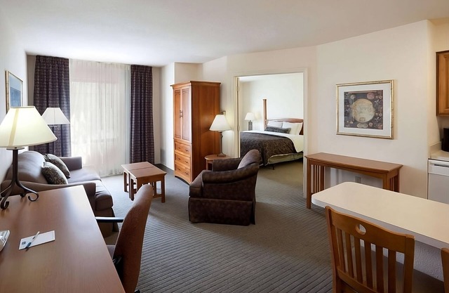 TWO Spacious 1BR Suite with Pool & Full Kitchen! Relaxing and Comfortable!