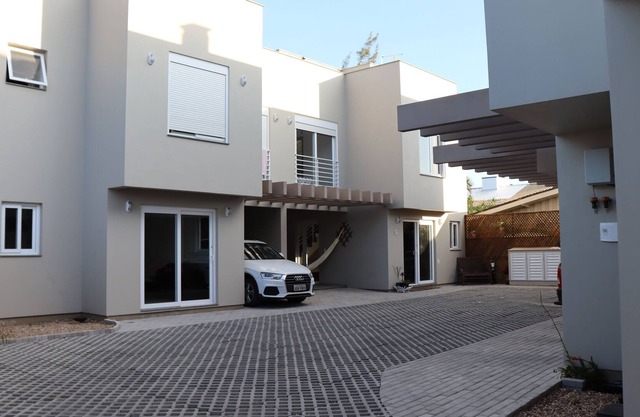 Two-story house 50m from the beach with a view from the terrace