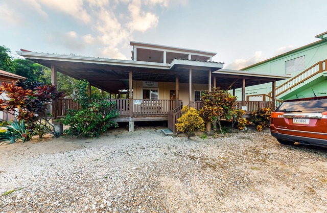 Two studios w/ocean views, deck, partial AC & free WiFi - close to the beach