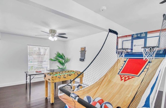 TX1 House Sauna & Game Room Fun For Groups