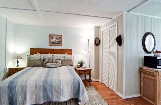 Ty's Canal Cottage
