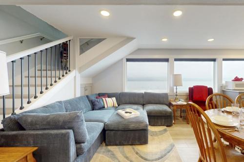 Tyee Shoreline Retreat A