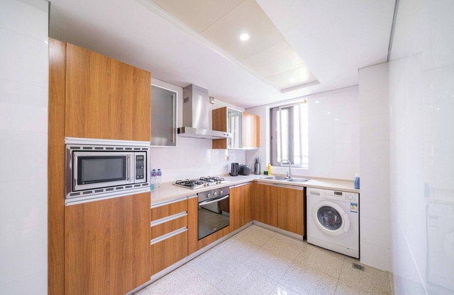 Tyms Morden 3BR 2BA APT Bella Vita