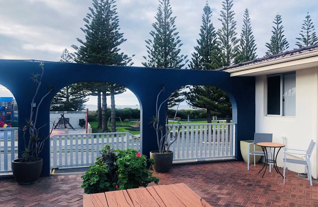 U2 Family friendly accommodation close to the beach