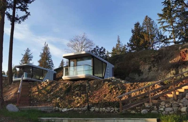 U9 Seaside Serenity: Seal Bay Glamping Retreat