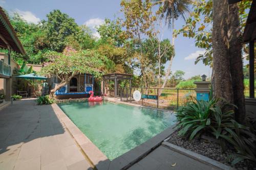 Ubu Villa Donolayan - 4 Bedrooms Villa in Yogyakarta