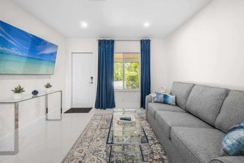 Uhost AI - Remodeled 1B Oasis in Ft Lauderdale