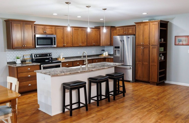 Ultimate Country Home with a 4800 sq.ft shed- pickle ball, corn hole, and more!