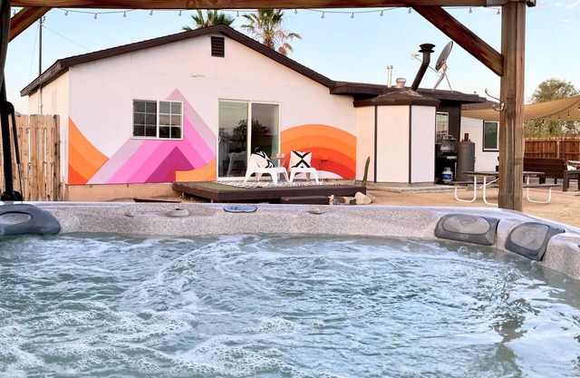 Ultimate desert getaway with games, jacuzzi, and cozy comfort