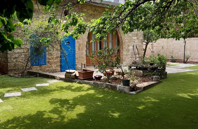 Ultimate experience of living in a traditional Legacy with a natural setting