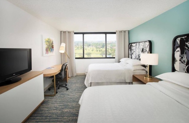 Ultimate Miami Experience! Walk to Miami International Airport!