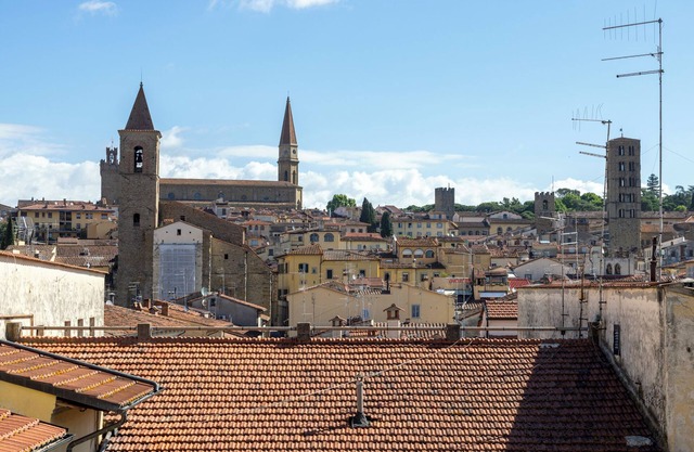 ULTIMO PIANO IN CENTRO STORICO CON VISTA PANORAMICA
