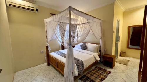 Ultra Home - Bed and Breakfast