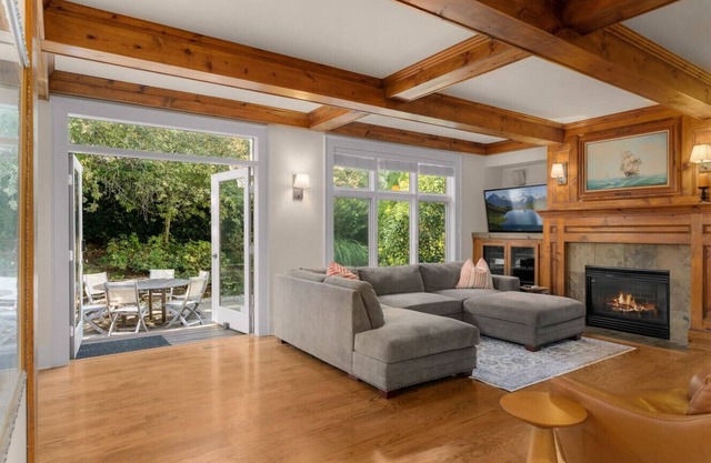 Ultra Lux Kirkland Bungalow