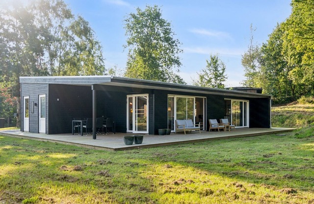"Uma" - 1.5km from the sea by Interhome