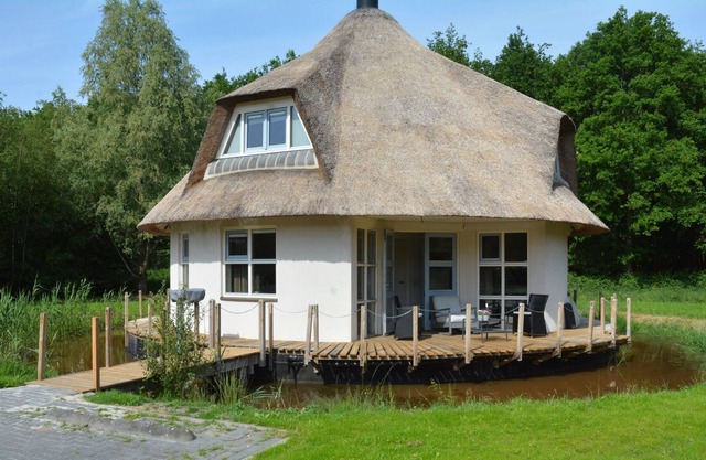 Unique holiday home in Noordwolde with garden