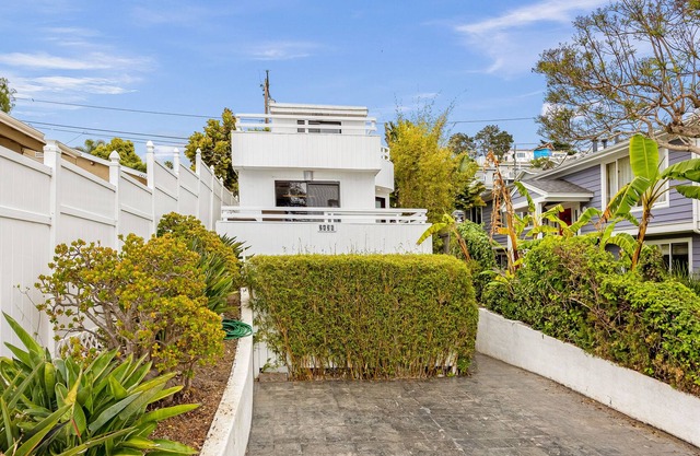 Unique & modern ocean view getaway close to the boardwalk - dog-friendly