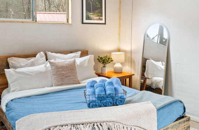 Unique Red River Gorge glamping experience