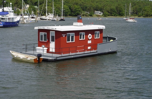Unique, romantic, motorless floating island w/4 hp skiff