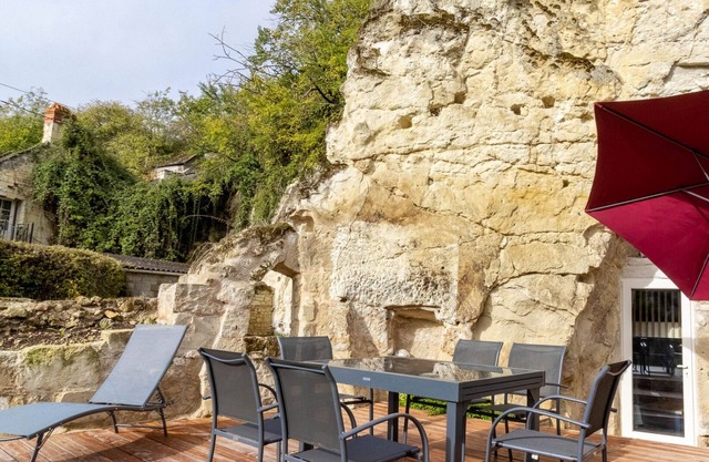 Unique Troglodyte Cottage near Saumur - Jacuzzi, Garden, Games Room