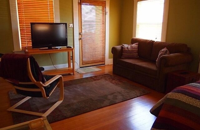 Unique , Vintage Studio Apartment for Leisure/Corporate Travel