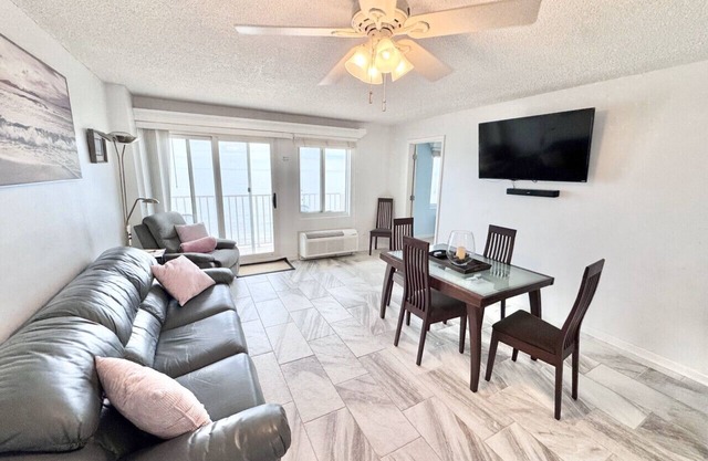 Unit 1202 - Your Modern Beach Condo Awaits!