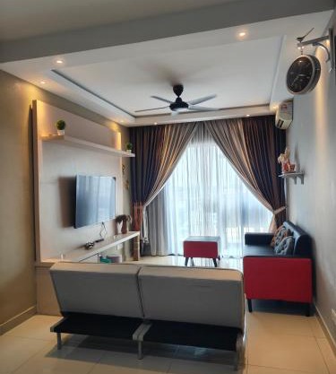 Univ 360 Seri Kembangan - Cozy Homestay Free Wifi - Netflix - Prime Video