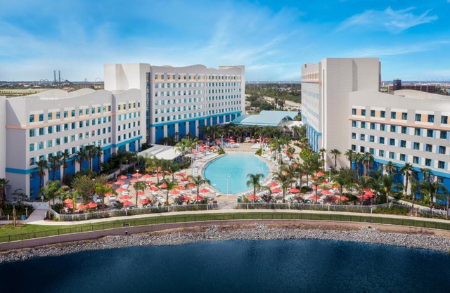 Universal's Endless Summer Resort - Surfside Inn and Suites