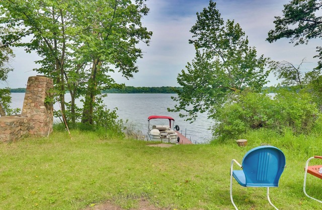 Unplug & Unwind Lakeside: Cabin in Vergas