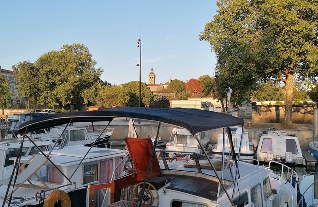 Unusual accommodation, 5 minutes from the station and all the must-see sites.