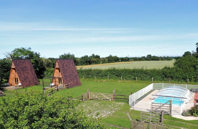 Unusual stay in the heart of the landing beaches, in the middle of animals