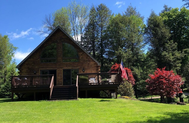 Unwind and Exhale, this log cabin chalet is for you !