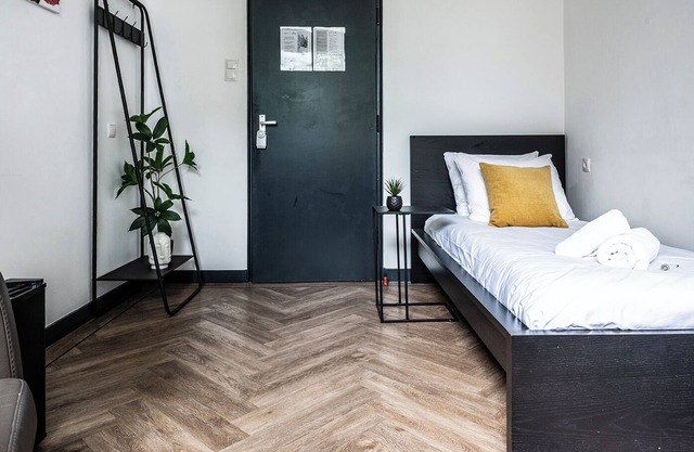 Unwind in a contemporary, newly renovated single room, conveniently located in central Tilburg