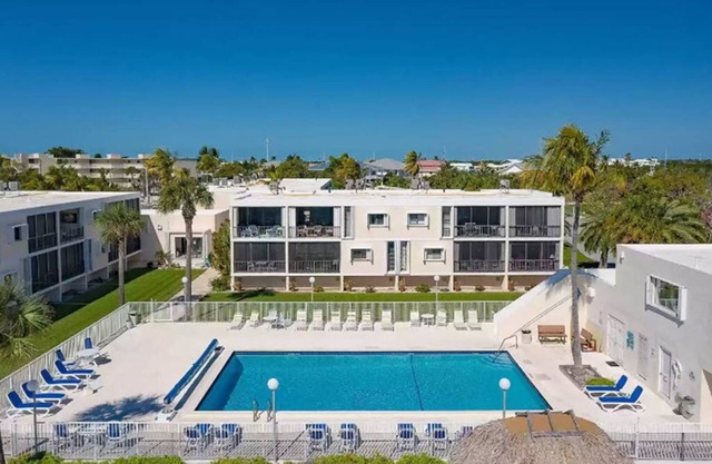 Updated 2/2 Condo on the Ocean with Private Beach and Pool