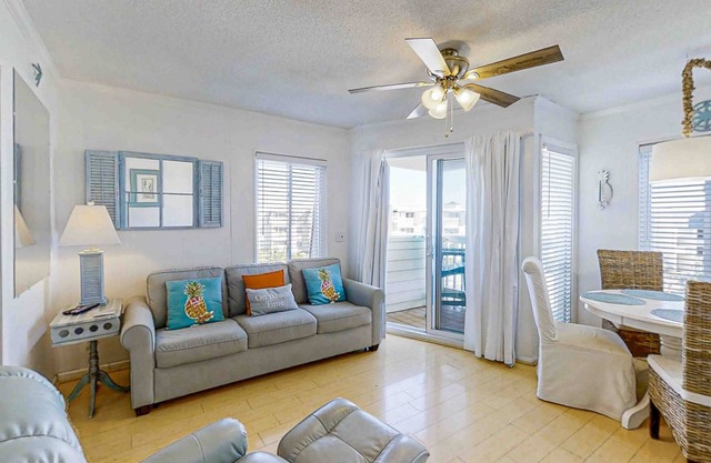 Updated 3rd-Floor Home With Courtyard & Partial Beach View, Shared Pools/Hot Tub