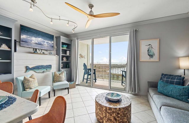 Updated Beachfront Condo~Turtles Nest, East