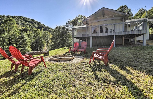 Updated Canton Cabin w/ Decks - Near Hiking!