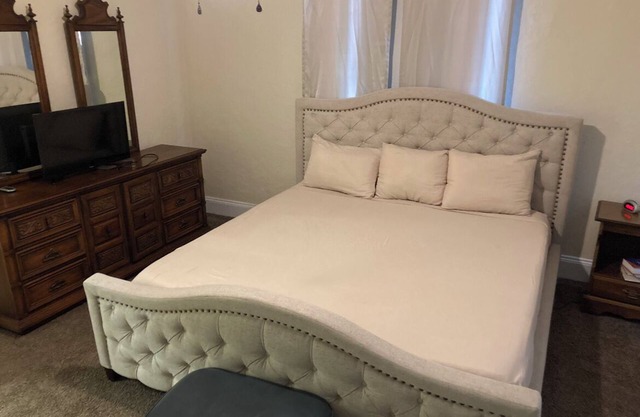 Updated ComfyBungalow centrally located