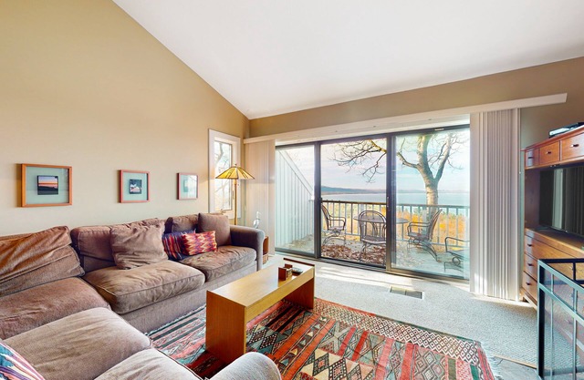 Updated condo in Glen Arbor with Lake Michigan views, fireplace, deck, W/D