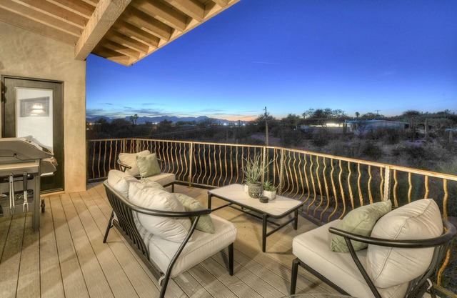 Upscale 1,200-foot spa retreat with fireplace, grill, and mountain views