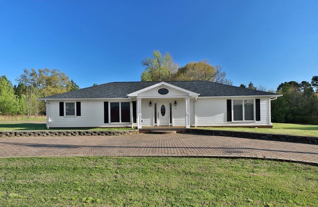 Upscale Fully Furnished Executive Home