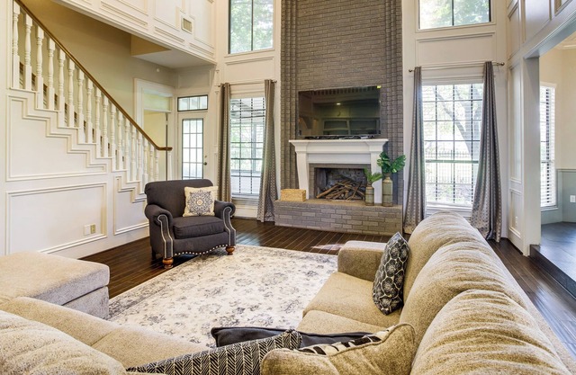 Upscale Humble Hideaway w/ Community Pool Access!
