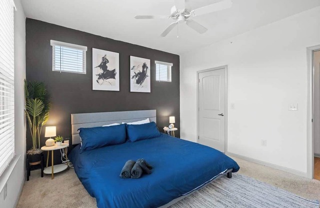 Upscale King 2BR Suite Mins Uptown Charlotte!