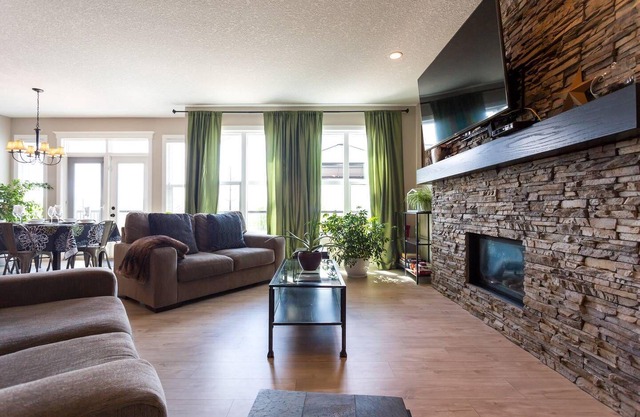Upscale Modern Mountain View w/Private Sauna!