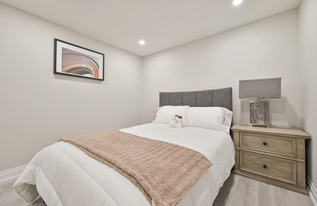 Upscale Space - 5 min from Square One