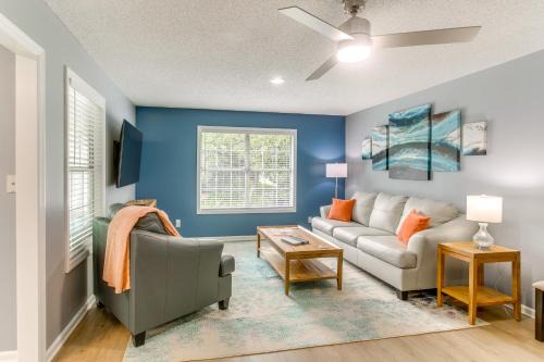 Upscale St Simons Condo Sunroom and Steps to Pool!
