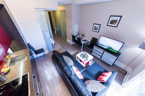 Upscale Suite at CN Tower, Metro Convention & Rogers Centre